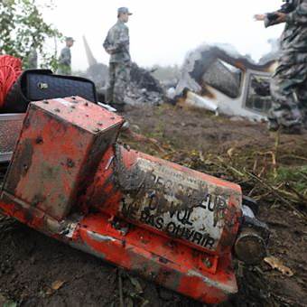 Black Boxes Recovered as Investigators Probe Staffing Shortage in DC Plane Crash