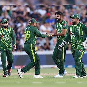 Pakistan Makes Early Inroads Against New Zealand in Champions Trophy Opener